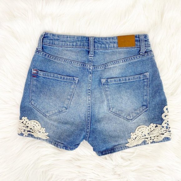 Urban Outfitters BDG Erin High Rise Shortie Crochet Jean Shorts - Picture 2 of 10
